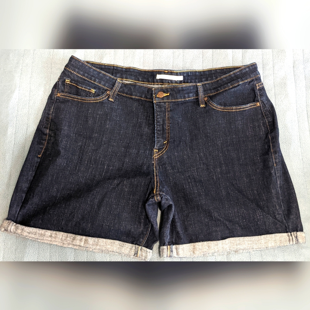 Levi's Classic Plus Size Cuffed Shorts - image 2